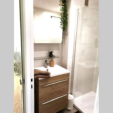 Appartement Terrasse Plein Sud, Deux Doubles *