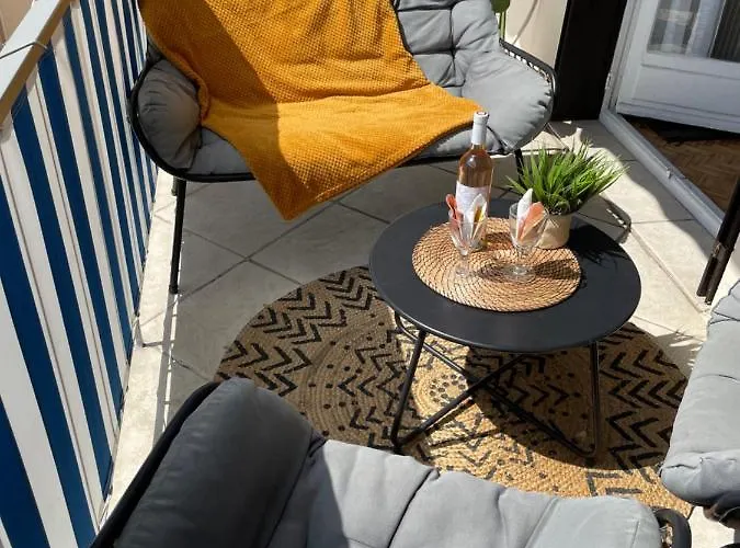 Terrasse Plein Sud, Deux Doubles Апартаменты *